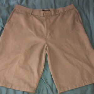 *LIKE NEW* Dockers Men’s Khaki Shorts